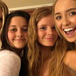 Meet your Posher, Caroline